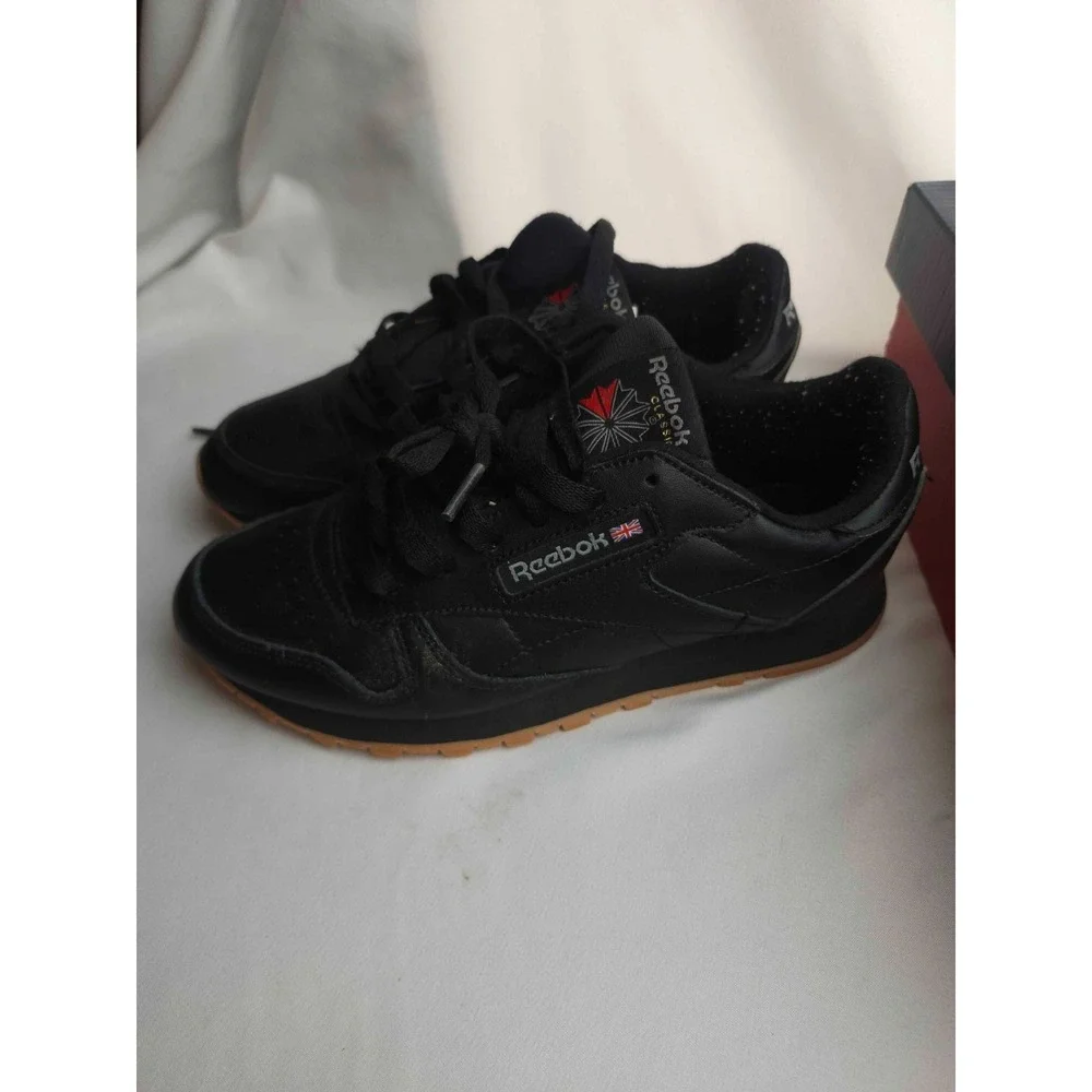 Reebok Classic Leather Sneakers Junior Size 3.5 Black Gum Sole Athletic GZ6093